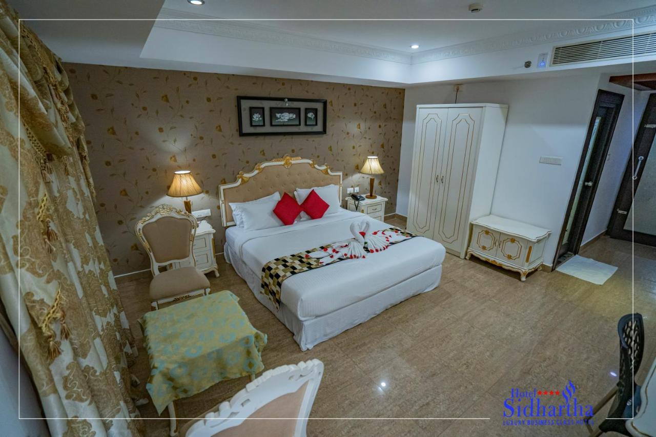 Hotel Sidhartha Chalakudy Kizhake Chalakudi Ngoại thất bức ảnh