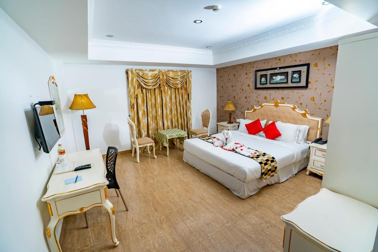 Hotel Sidhartha Chalakudy Kizhake Chalakudi Ngoại thất bức ảnh