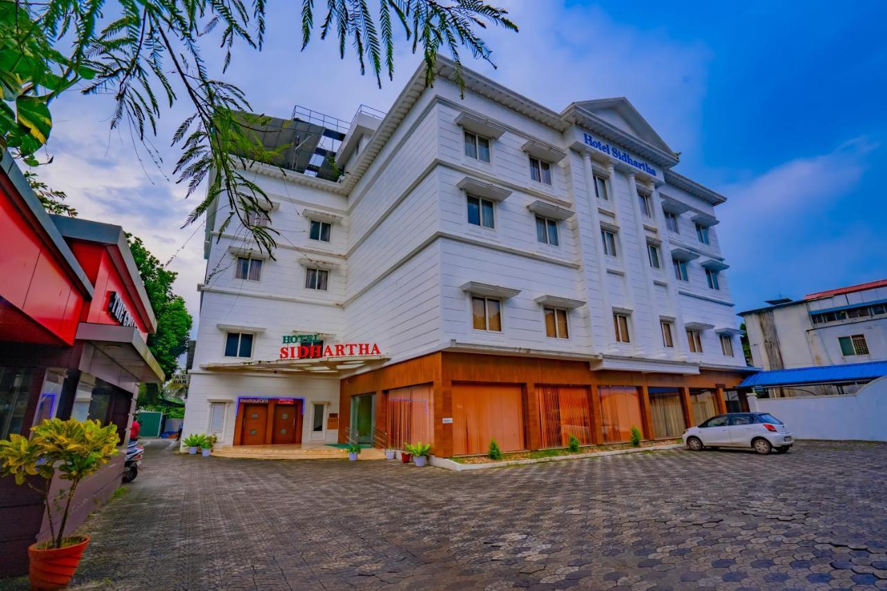 Hotel Sidhartha Chalakudy Kizhake Chalakudi Ngoại thất bức ảnh