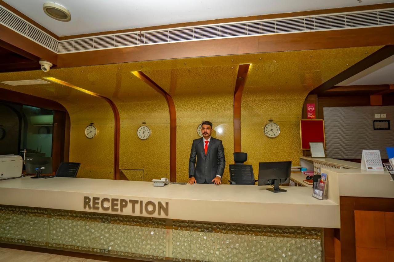 Hotel Sidhartha Chalakudy Kizhake Chalakudi Ngoại thất bức ảnh