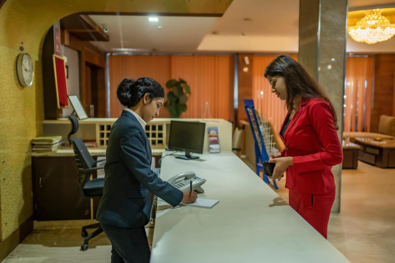 Hotel Sidhartha Chalakudy Kizhake Chalakudi Ngoại thất bức ảnh
