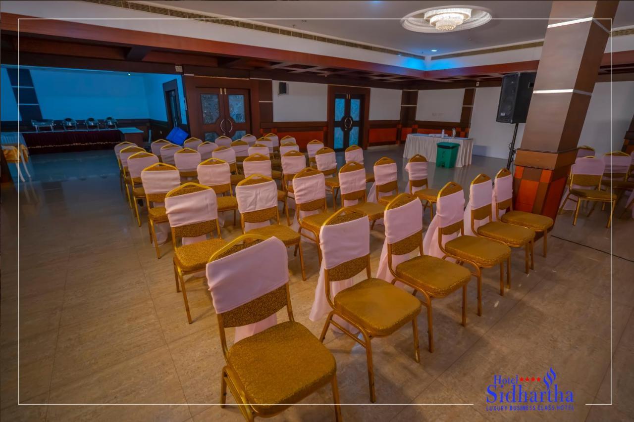 Hotel Sidhartha Chalakudy Kizhake Chalakudi Ngoại thất bức ảnh